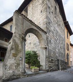 torre di buccinigo erba